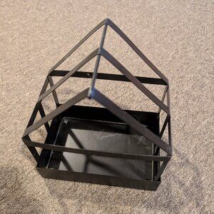 Target Bullseye Boho Black Wire Metal House‎ Plant Stand